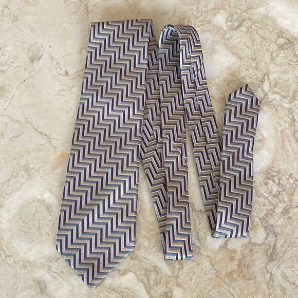 Canali 100% Silk Geometric Pattern Tie Made in Italy - Picture 5 of 9